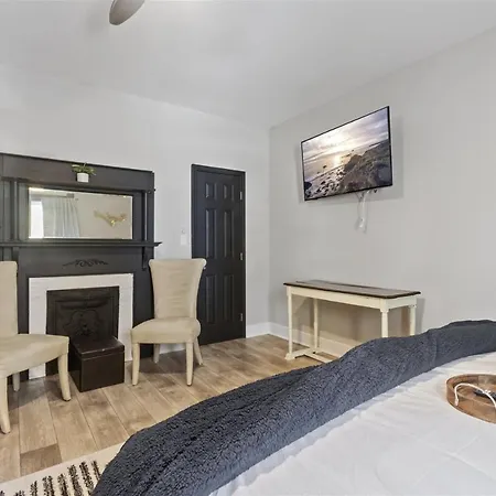 Workfriendly Home With Priv Yard, Near Downtown